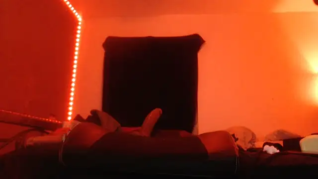 Snapshot of trophyboi69 chatting on 04-07-26, 11:43 trophyboi69 online show from 04-07-26, 11:43