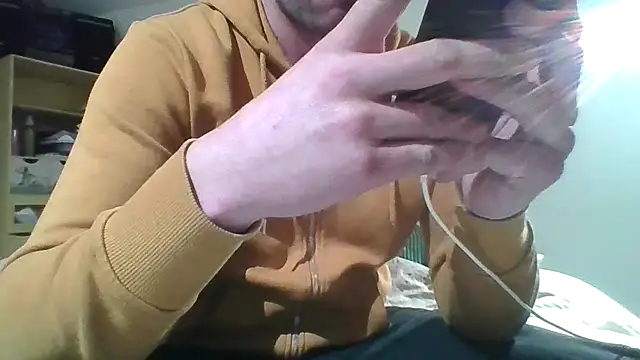 Snapshot of MmaxX004 chatting on 03-07-25, 07:16 MmaxX004 online show from 03-07-25, 07:16