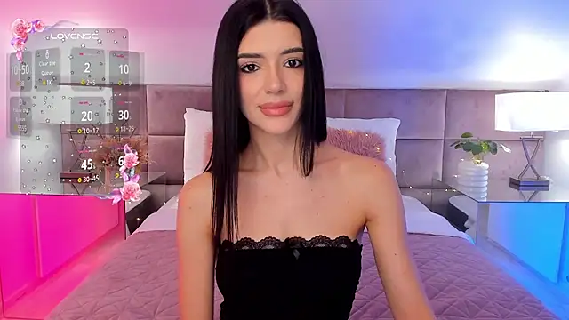 Snapshot of JasmiLyn chatting on 02-07-25, 08:10 JasmiLyn online show from 02-07-25, 08:10