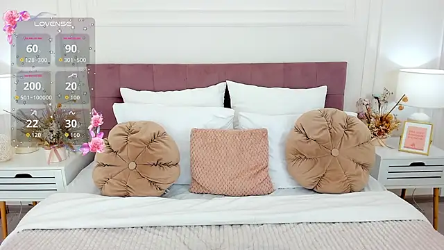 Snapshot of JasmiLyn chatting on 10-08-25, 05:27 JasmiLyn online show from 10-08-25, 05:27