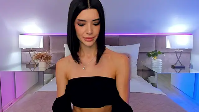 Snapshot of JasmiLyn chatting on 10-18-25, 12:28 JasmiLyn online show from 10-18-25, 12:28