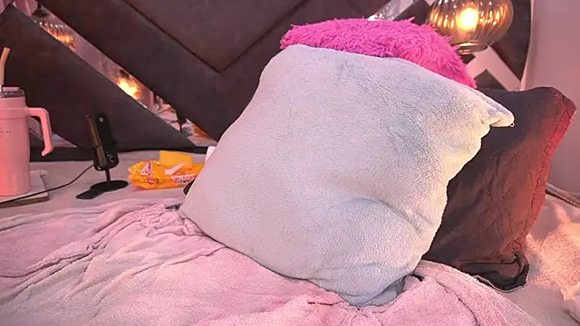 violeta aroca online show from 02-22-25, 06:17