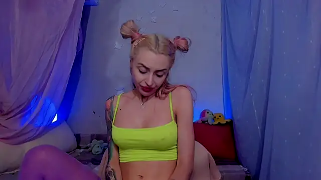 LickLizzy online show from 01-18-25, 05:41