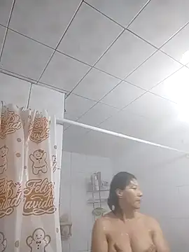 Snapshot of LaInsaciableIntensa chatting on 12-17-25, 04:35 LaInsaciableIntensa online show from 12-17-25, 04:35