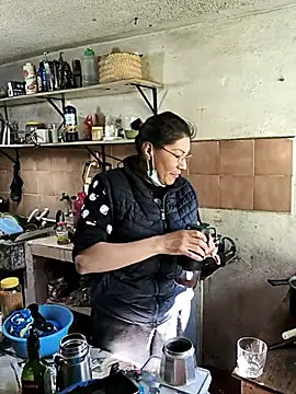 Snapshot of LaInsaciableIntensa chatting on 12-21-25, 04:14 LaInsaciableIntensa online show from 12-21-25, 04:14