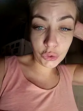 Keli Jessi online show from 12-15-25, 01:04