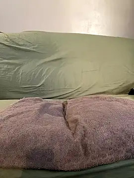 BruceIsHorny  online show from 10-08-25, 04:04