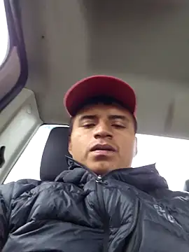 Snapshot of Diablo9804 chatting on 10-19-25, 04:18 Diablo9804 online show from 10-19-25, 04:18