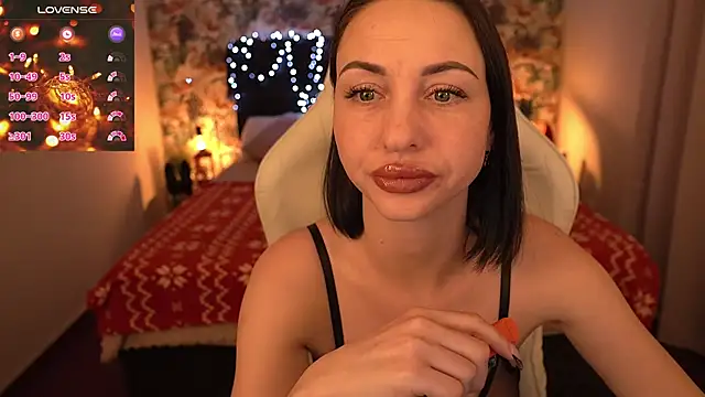 KristiiMax online show from 12-28-24, 05:23