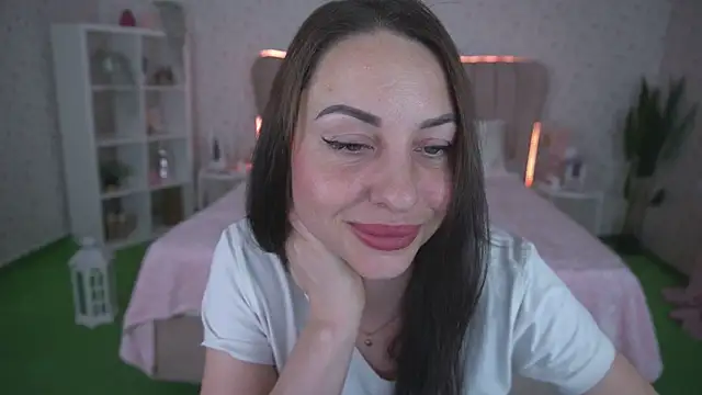 KristiiMax online show from 04-21-26, 04:56