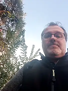 mike9473 online show from 10-10-25, 04:17