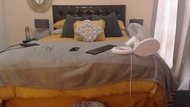 Snapshot of Creamyass22 chatting on 12-27-24, 02:12 Creamyass22 online show from 12-27-24, 02:12