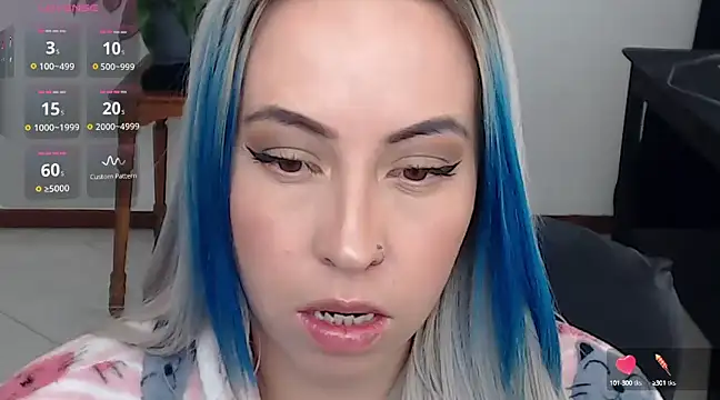 charlottezoe15 online show from 03-11-25, 06:41