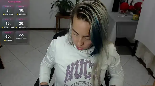 charlottezoe15 online show from 03-23-25, 02:48