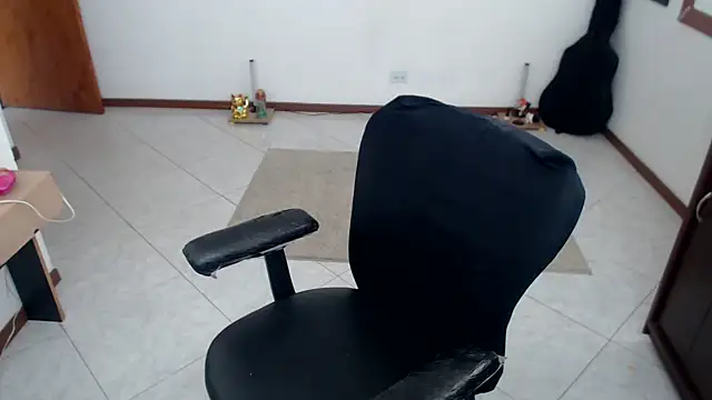 charlottezoe15 online show from 04-23-26, 05:59