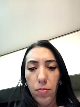 Snapshot of LunaZambrano chatting on 02-25-25, 04:03 LunaZambrano online show from 02-25-25, 04:03