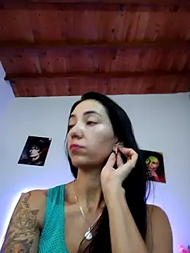 Snapshot of LunaZambrano chatting on 02-28-25, 03:48 LunaZambrano online show from 02-28-25, 03:48