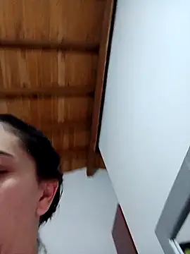 Snapshot of LunaZambrano chatting on 09-14-25, 07:35 LunaZambrano online show from 09-14-25, 07:35