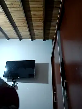 Snapshot of LunaZambrano chatting on 09-19-25, 12:50 LunaZambrano online show from 09-19-25, 12:50