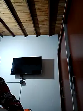 Snapshot of LunaZambrano chatting on 09-29-25, 02:44 LunaZambrano online show from 09-29-25, 02:44