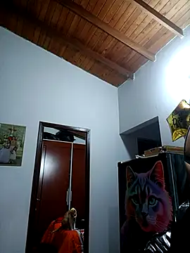 Snapshot of LunaZambrano chatting on 10-08-25, 01:47 LunaZambrano online show from 10-08-25, 01:47