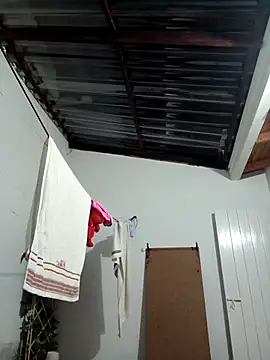 Snapshot of LunaZambrano chatting on 10-14-25, 12:44 LunaZambrano online show from 10-14-25, 12:44