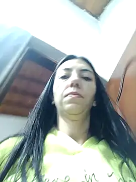 Snapshot of LunaZambrano chatting on 11-07-25, 12:27 LunaZambrano online show from 11-07-25, 12:27