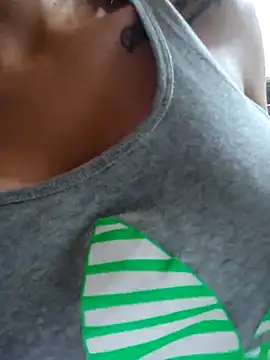 Snapshot of LunaZambrano chatting on 11-20-25, 02:06 LunaZambrano online show from 11-20-25, 02:06