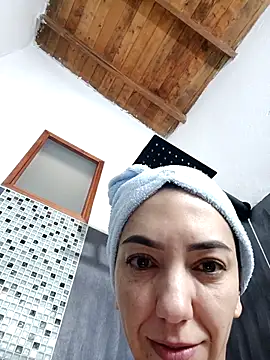 Snapshot of LunaZambrano chatting on 11-27-25, 11:56 LunaZambrano online show from 11-27-25, 11:56