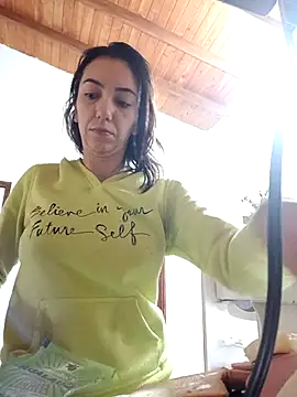 Snapshot of LunaZambrano chatting on 12-03-25, 12:25 LunaZambrano online show from 12-03-25, 12:25