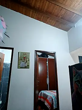 Snapshot of LunaZambrano chatting on 12-05-25, 02:14 LunaZambrano online show from 12-05-25, 02:14