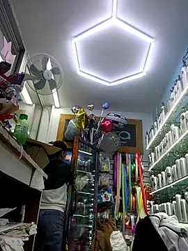 Snapshot of LunaZambrano chatting on 12-15-25, 06:56 LunaZambrano online show from 12-15-25, 06:56