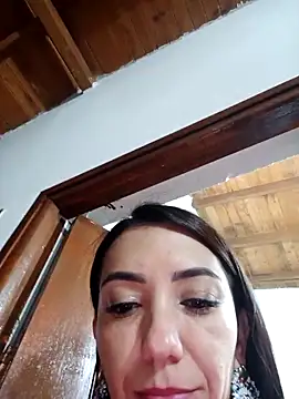 LunaZambrano online show from 12-17-25, 04:18