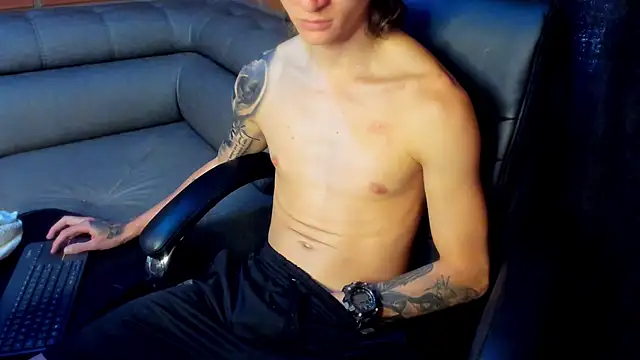 Snapshot of Dmtry6 chatting on 01-13-25, 06:49 Dmtry6 online show from 01-13-25, 06:49