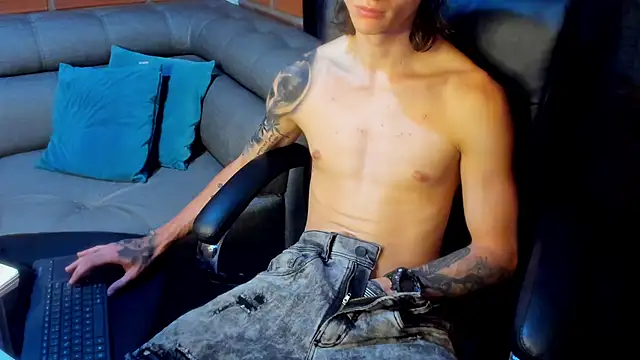 Snapshot of Dmtry6 chatting on 01-28-25, 12:05 Dmtry6 online show from 01-28-25, 12:05