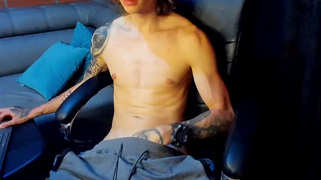 Snapshot of Dmtry6 chatting on 01-31-25, 02:58 Dmtry6 online show from 01-31-25, 02:58