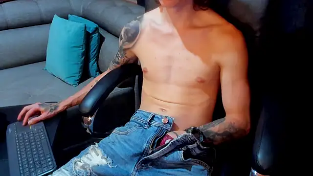 Snapshot of Dmtry6 chatting on 02-01-25, 12:29 Dmtry6 online show from 02-01-25, 12:29