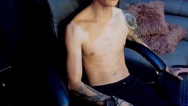 Snapshot of Dmtry6 chatting on 02-10-25, 09:58 Dmtry6 online show from 02-10-25, 09:58