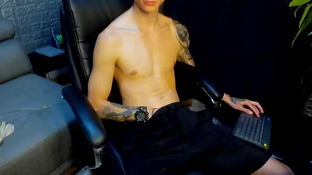 Snapshot of Dmtry6 chatting on 02-27-25, 01:27 Dmtry6 online show from 02-27-25, 01:27