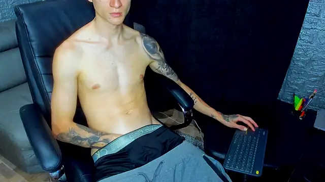 Snapshot of Dmtry6 chatting on 03-04-25, 12:50 Dmtry6 online show from 03-04-25, 12:50