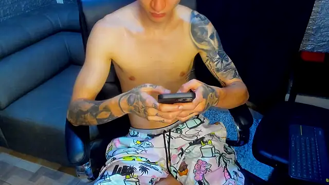 Snapshot of Dmtry6 chatting on 03-09-25, 01:04 Dmtry6 online show from 03-09-25, 01:04