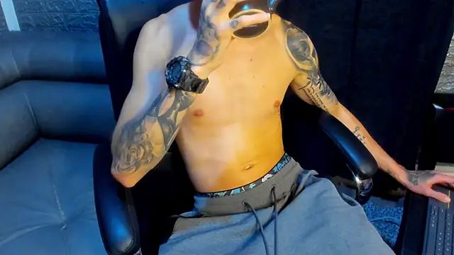 Snapshot of Dmtry6 chatting on 03-16-25, 01:38 Dmtry6 online show from 03-16-25, 01:38