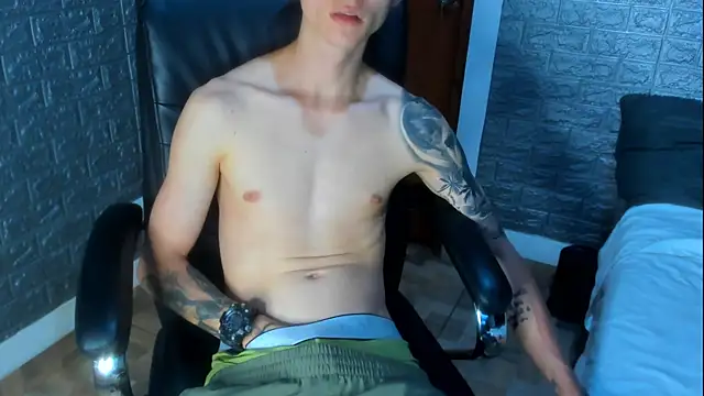 Snapshot of Dmtry6 chatting on 09-17-25, 11:28 Dmtry6 online show from 09-17-25, 11:28