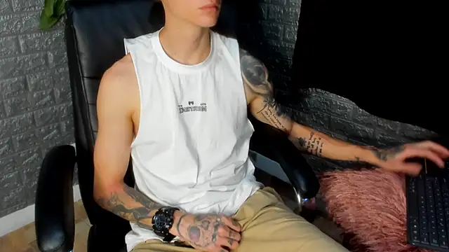 Snapshot of Dmtry6 chatting on 11-12-25, 09:03 Dmtry6 online show from 11-12-25, 09:03