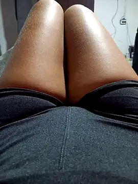 Snapshot of annie-19 chatting on 01-12-25, 02:30 annie-19 online show from 01-12-25, 02:30