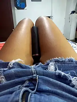 Snapshot of annie-19 chatting on 01-29-25, 09:28 annie-19 online show from 01-29-25, 09:28