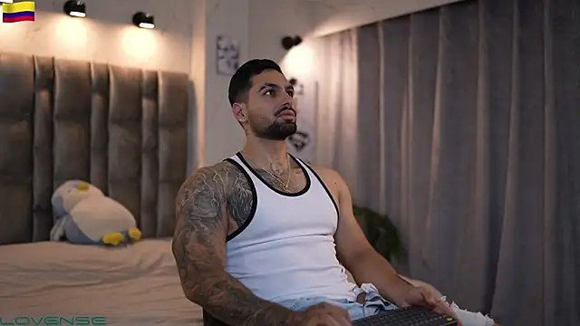 Snapshot of john_king29 chatting on 11-01-25, 11:56 john king29 online show from 11-01-25, 11:56