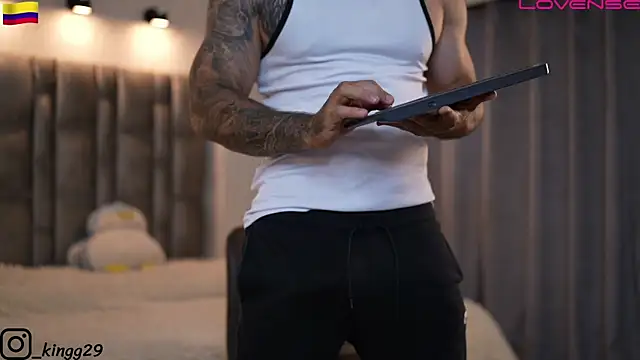 Snapshot of john_king29 chatting on 11-09-25, 08:07 john king29 online show from 11-09-25, 08:07