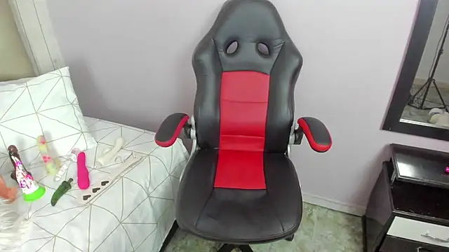 mila katts online show from 02-27-25, 04:31