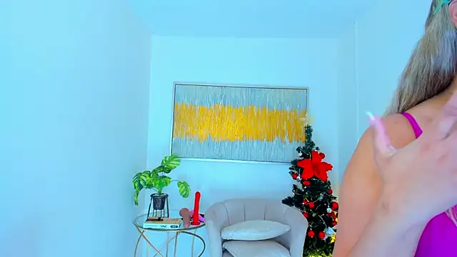 Snapshot of Carlota_peach chatting on 12-28-24, 01:28 Carlota peach online show from 12-28-24, 01:28